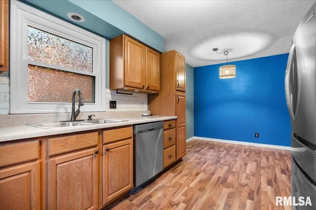 $194,900 | 259 North Columbia Avenue, Springfield, IL 62702