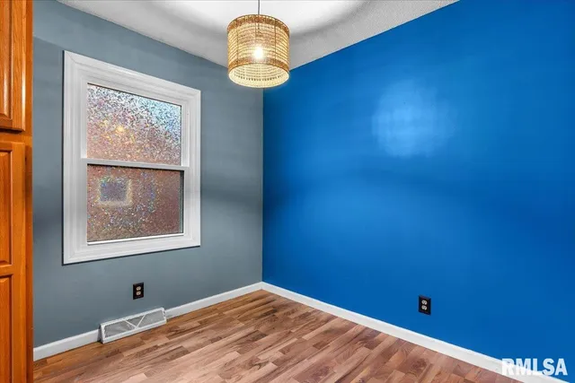 $194,900 | 259 North Columbia Avenue, Springfield, IL 62702