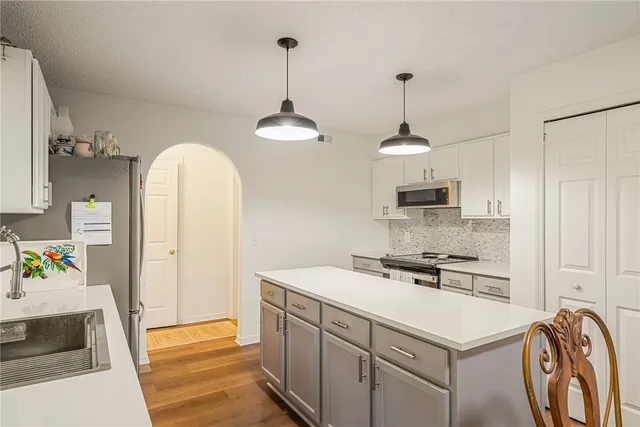 $369,900 | 2523 12th Square Southwest, Vero Beach, FL 32968