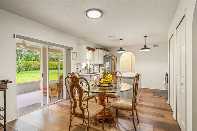 $369,900 | 2523 12th Square Southwest, Vero Beach, FL 32968