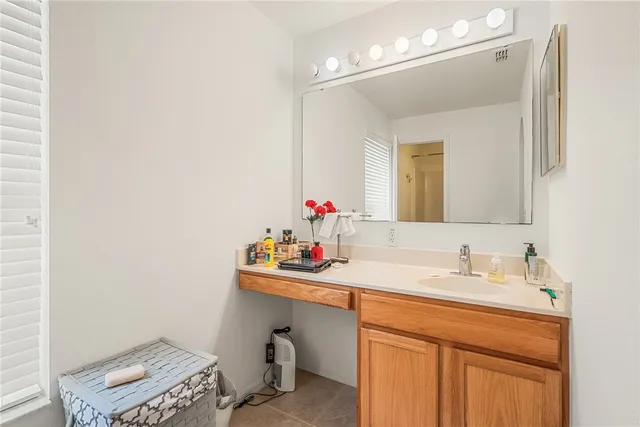 $369,900 | 2523 12th Square Southwest, Vero Beach, FL 32968