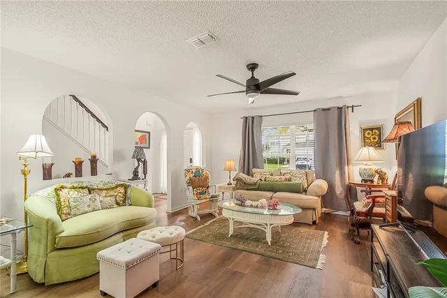 $369,900 | 2523 12th Square Southwest, Vero Beach, FL 32968