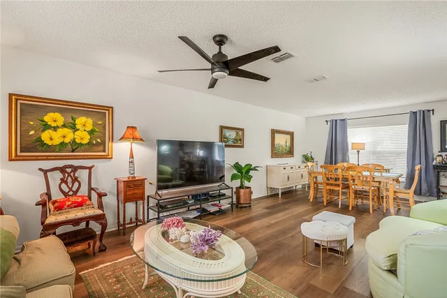 $369,900 | 2523 12th Square Southwest, Vero Beach, FL 32968