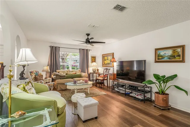 $369,900 | 2523 12th Square Southwest, Vero Beach, FL 32968