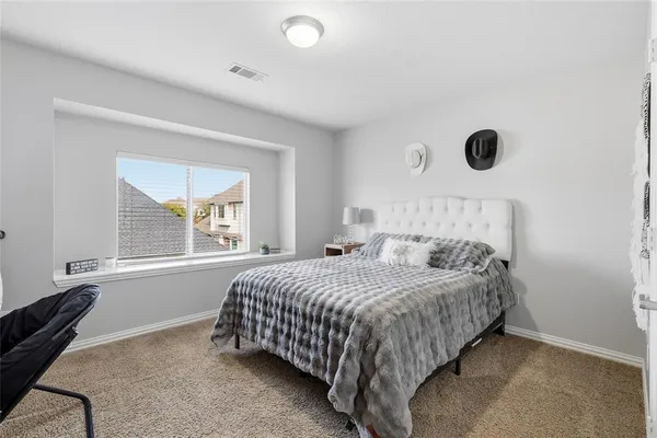 $559,900 | 851 Branch Crossing, Lantana, TX 76226