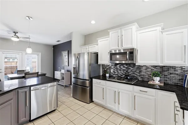 $559,900 | 851 Branch Crossing, Lantana, TX 76226