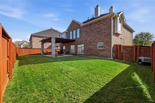 $559,900 | 851 Branch Crossing, Lantana, TX 76226