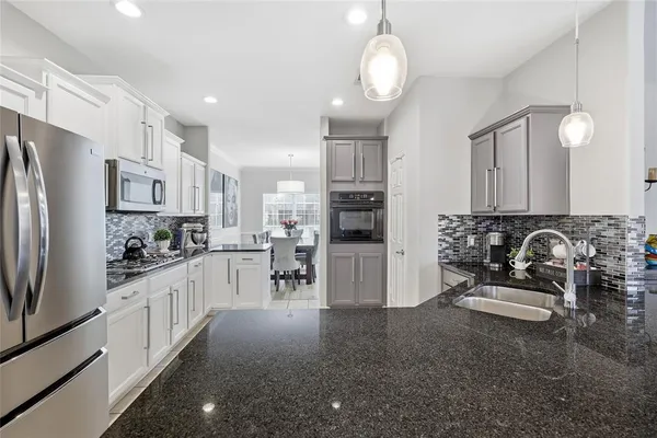 $559,900 | 851 Branch Crossing, Lantana, TX 76226