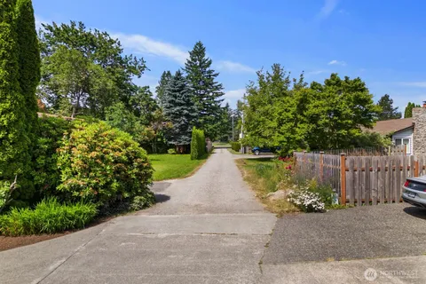 $1,100,000 | 38505 Southeast 86th Place, Snoqualmie, WA 98065