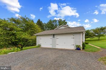 2212 Corbett Road Monkton, MD 21111 - Photo 6 of 57 2.5 car garage private entrance to lower level