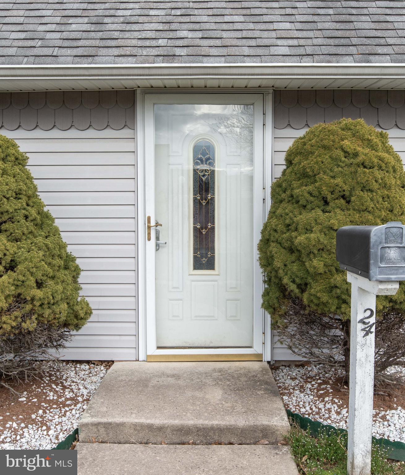24 MacIntosh Road Levittown, PA 19056 - Photo 4 of 46 Gallery Image 4