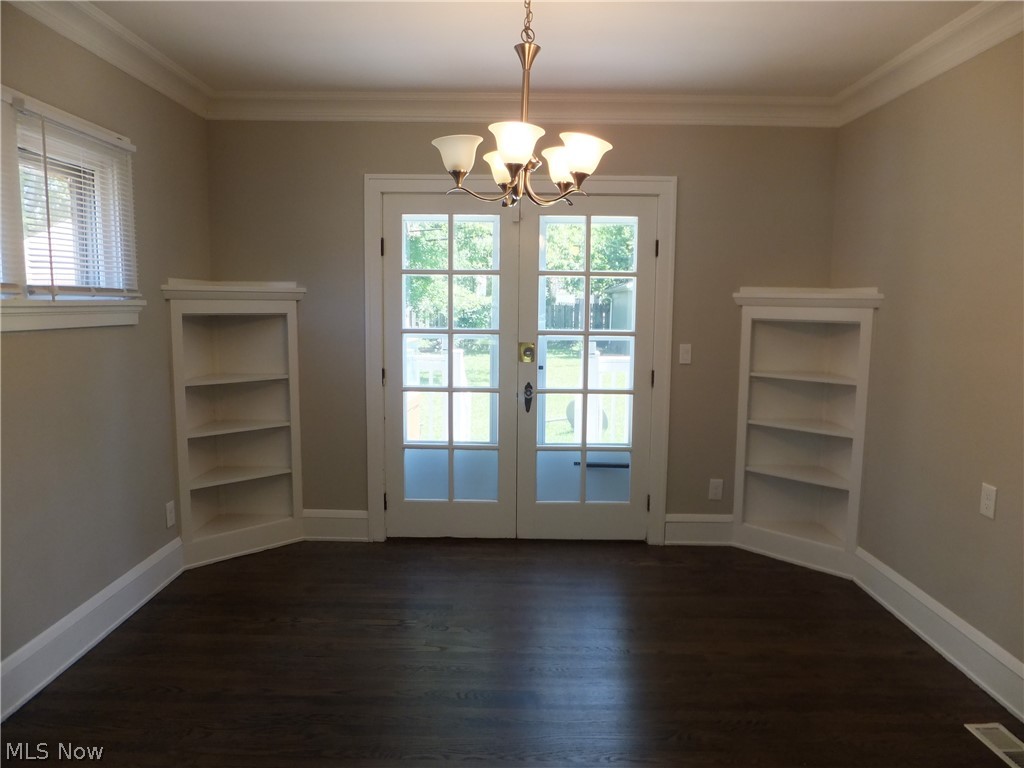 2393 South Taylor Road Cleveland, OH 44118 - Photo 9 of 25 Gallery Image 9