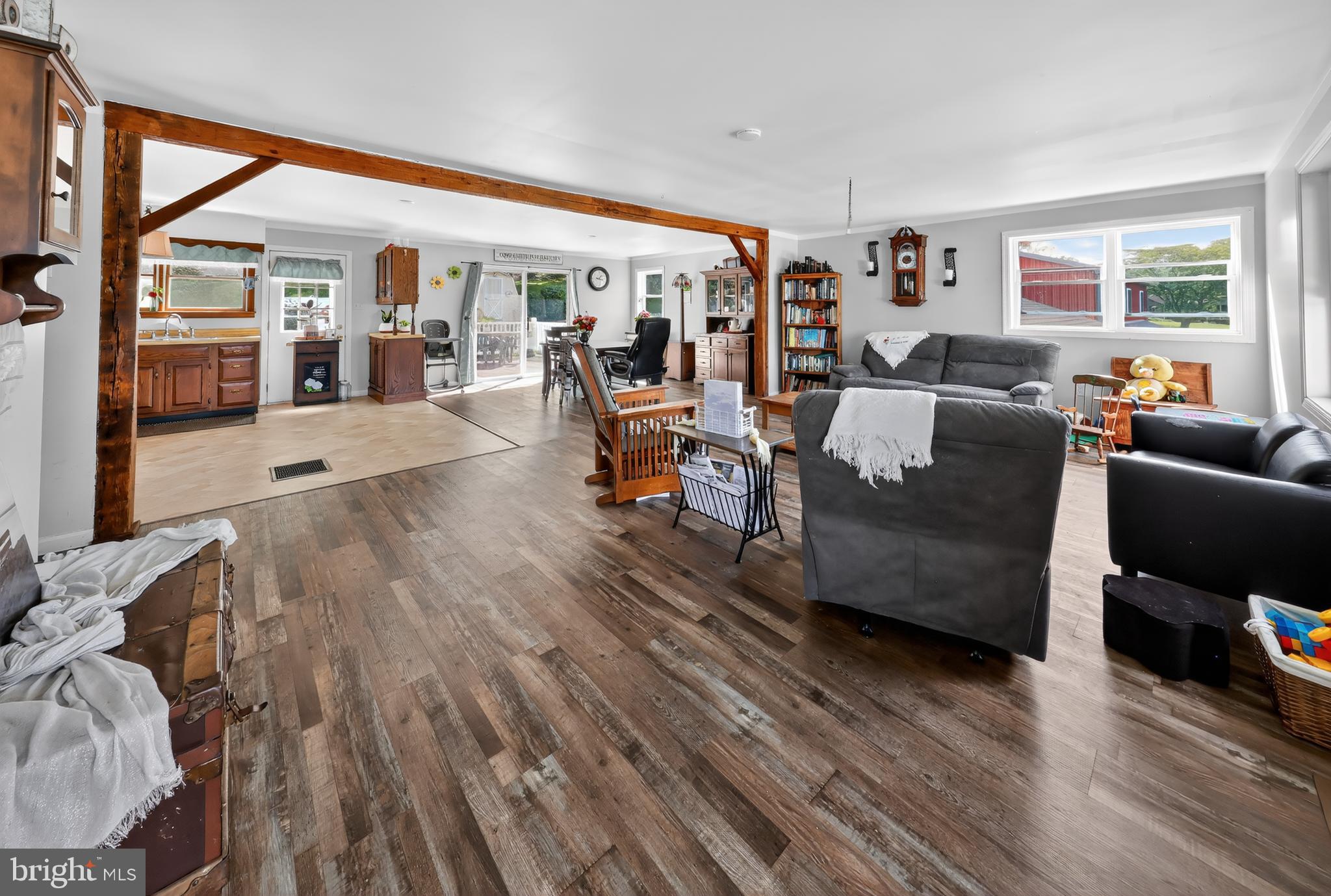1201 Spruce Grove Road Oxford, PA 19363 - Photo 16 of 32 a living room with furniture and a large window