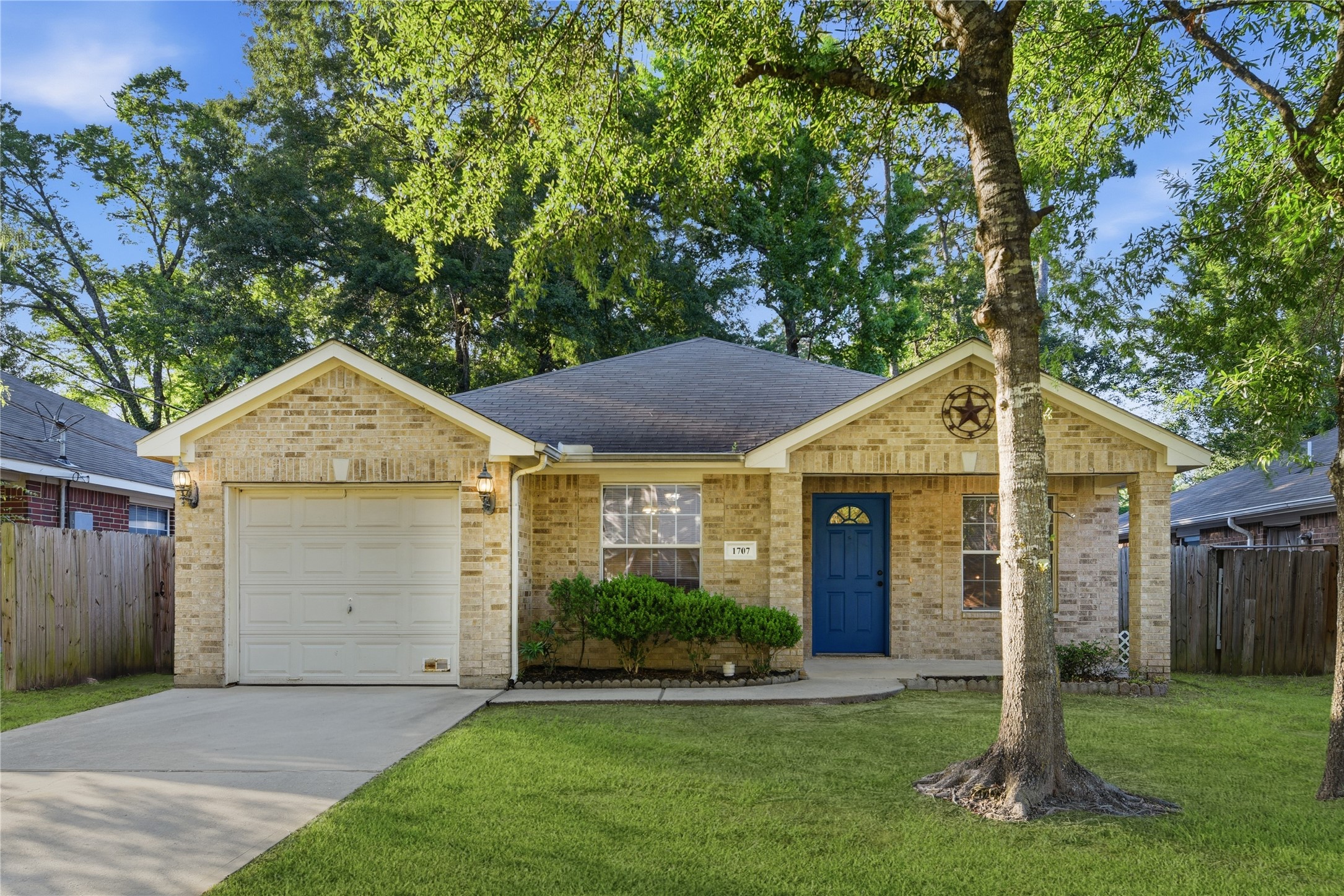1707 Longview Street Conroe, TX 77301 - Photo 1 of 24