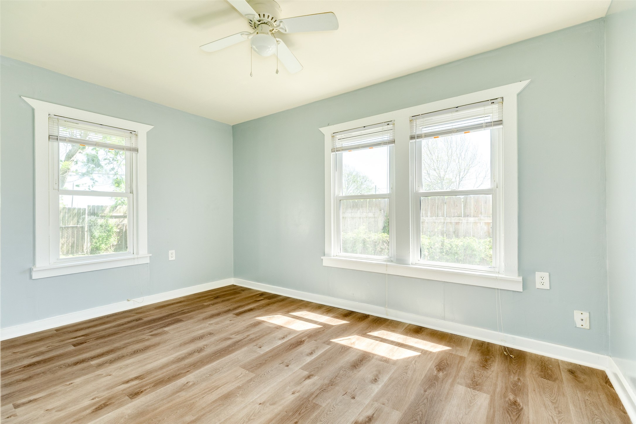 302 West 8th Street, Unit A Freeport, TX 77541 - Photo 15 of 25 a view of an empty room with a window