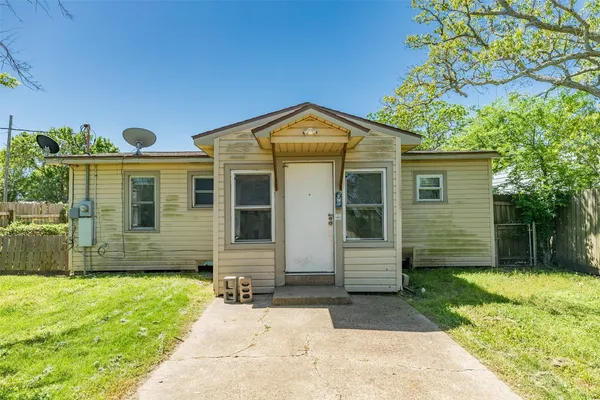 $1,200 | 302 West 8th Street, Unit A, Freeport, TX 77541