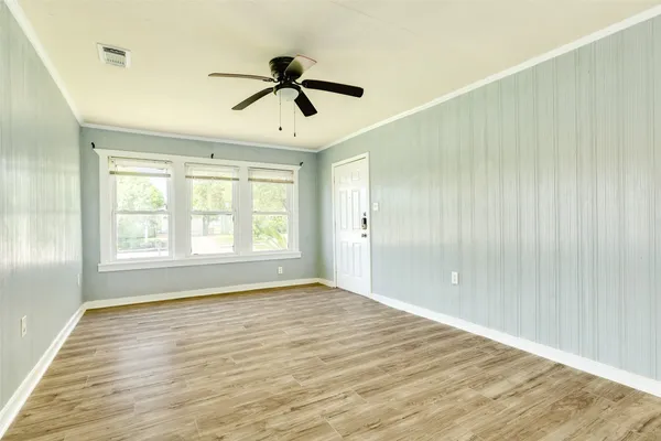 $1,200 | 302 West 8th Street, Unit A, Freeport, TX 77541