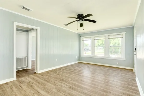 $1,200 | 302 West 8th Street, Unit A, Freeport, TX 77541