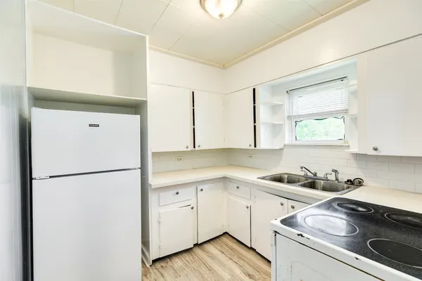 $1,200 | 302 West 8th Street, Unit A, Freeport, TX 77541