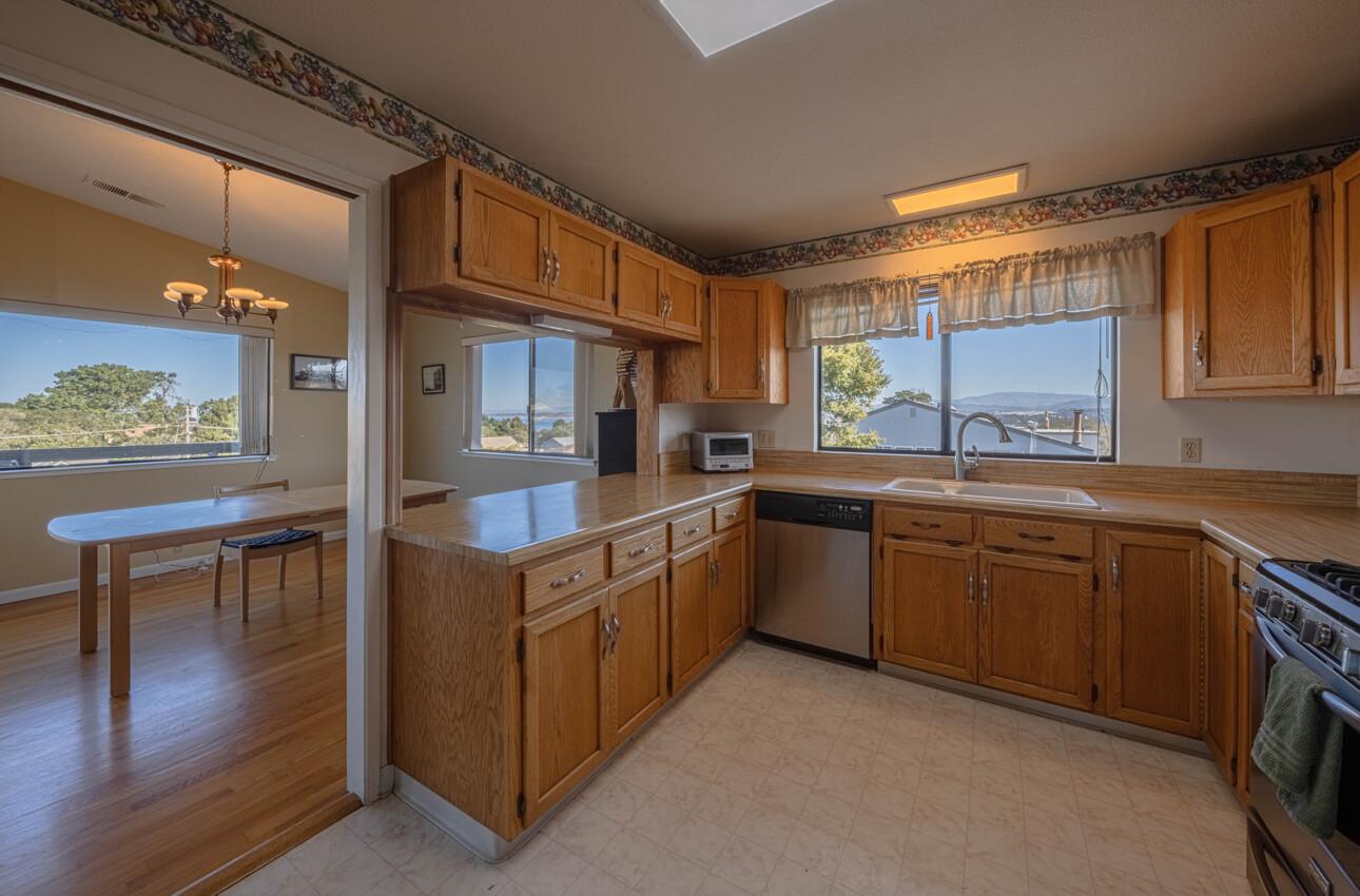 936 Wainwright Street Monterey, CA 93940 - Photo 12 of 37