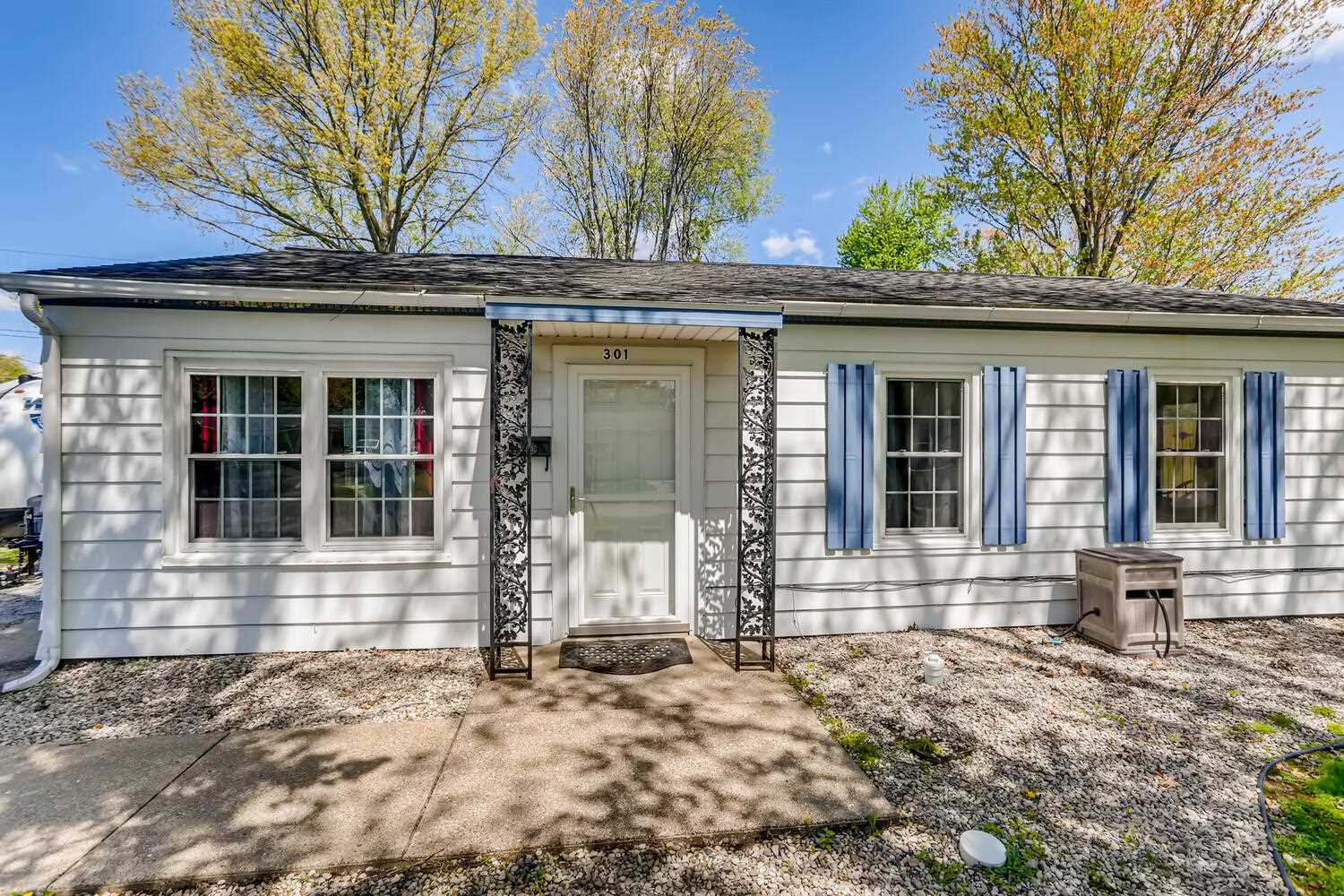 301 Lexington Road Evansville, IN 47710 - Photo 4 of 18 Gallery Image 4