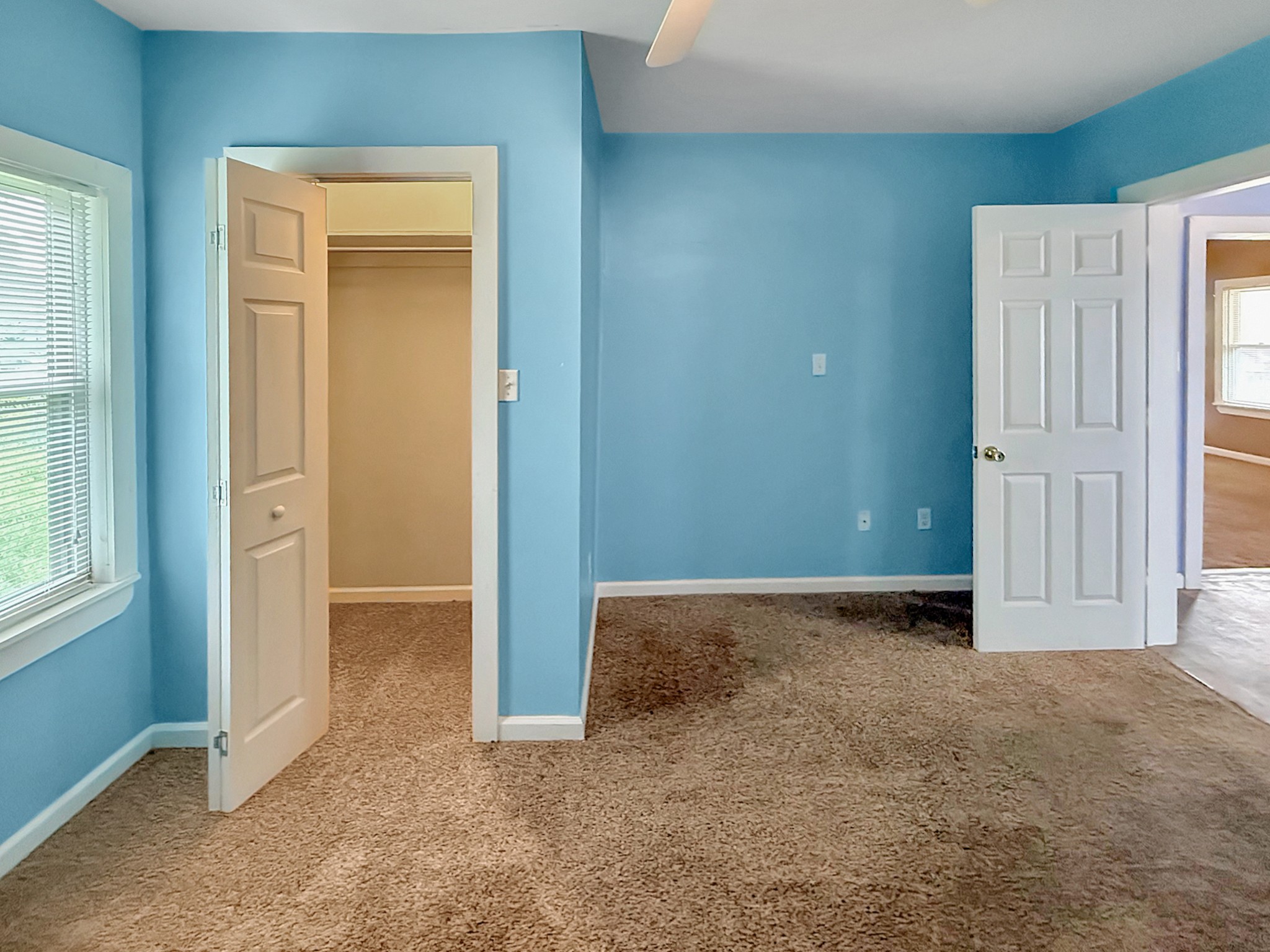 63 West Greendale Street Corbin, KY 40701 - Photo 10 of 24 an empty room with windows and closet