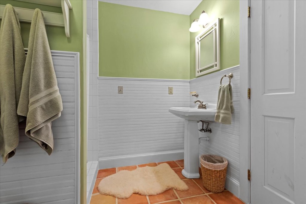 4946 Ranch Road Dripping Springs, TX 78620 - Photo 36 of 64 Jack & Jill Bathroom
