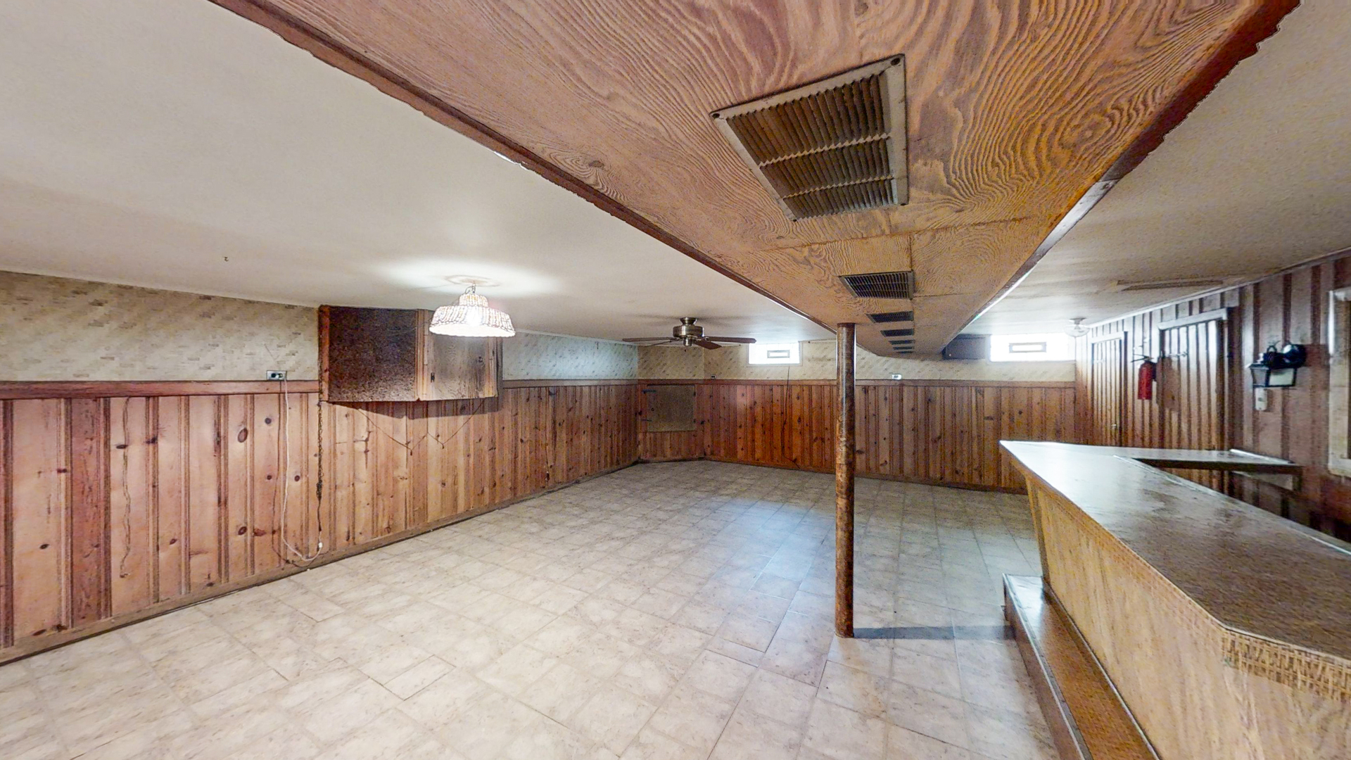 1933 South Crescent Avenue Park Ridge, IL 60068 - Photo 18 of 23 a view of a hallway