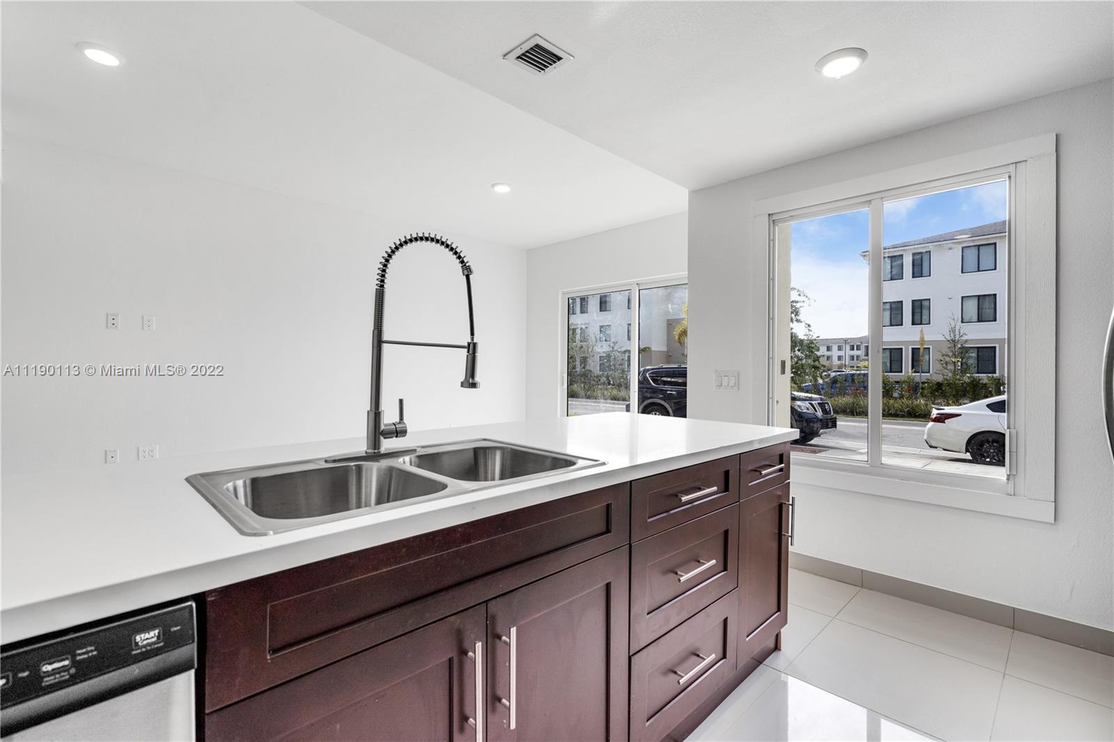 Naranja Homestead, FL 33032 - Photo 13 of 34