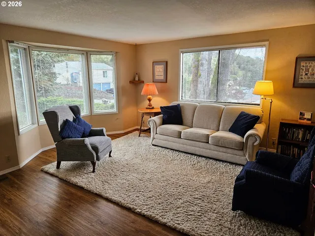 $395,000 | 1818 Northeast Todd Street, Roseburg, OR 97470