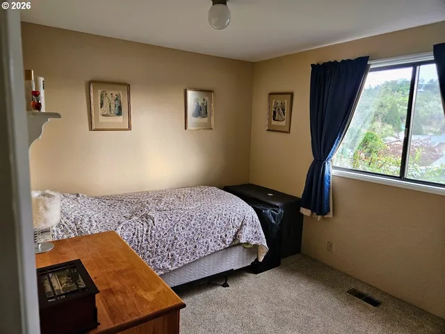 $395,000 | 1818 Northeast Todd Street, Roseburg, OR 97470