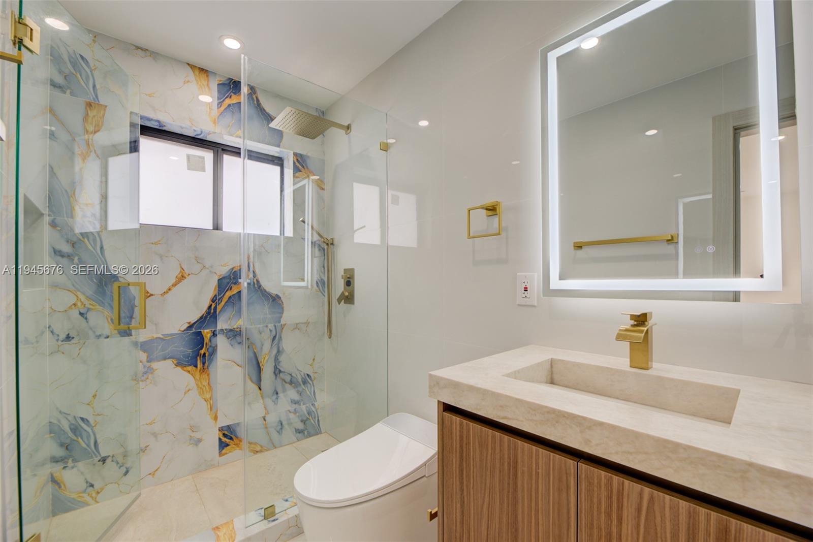 13001 Southwest 260th Terrace Homestead, FL 33032 - Photo 12 of 27 BATHROOM 1