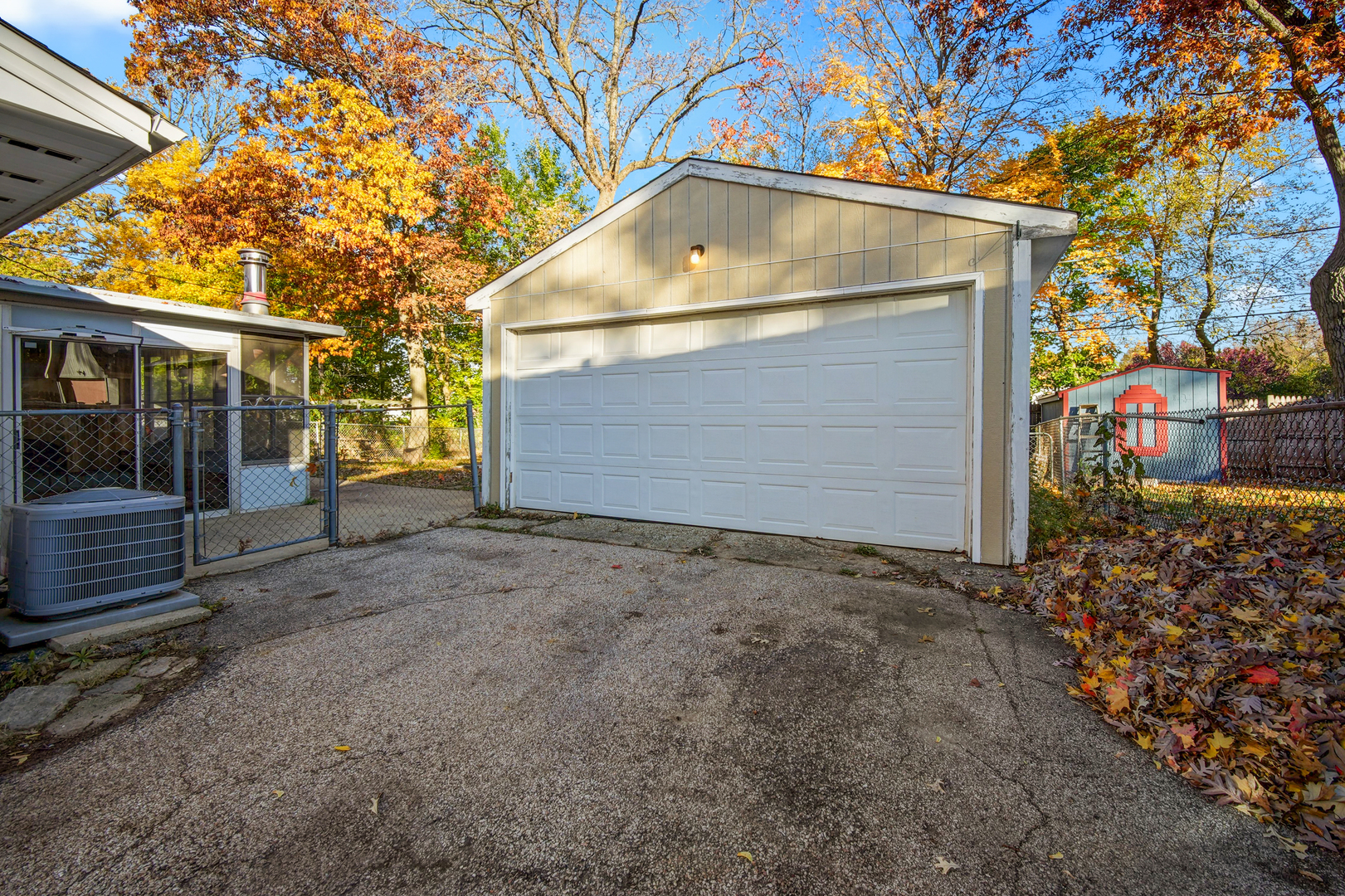 94 Wren Road Carpentersville, IL 60110 - Photo 4 of 21 a house with trees in front of it