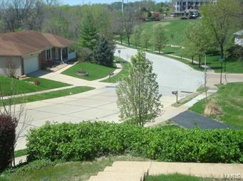 2208 Centeroyal Drive St. Louis, MO 63131 - Photo 8 of 18