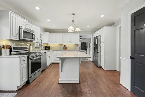 $1,195,000 | 7070 Glenridge Drive, Atlanta, GA 30328