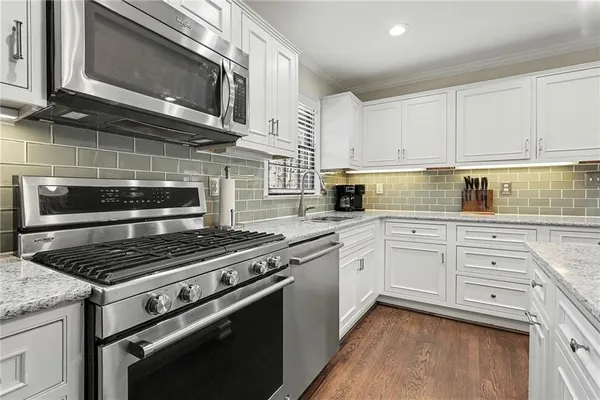 $1,195,000 | 7070 Glenridge Drive, Atlanta, GA 30328