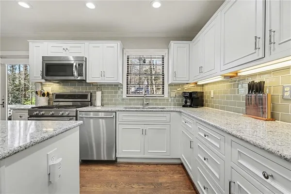 $1,195,000 | 7070 Glenridge Drive, Atlanta, GA 30328