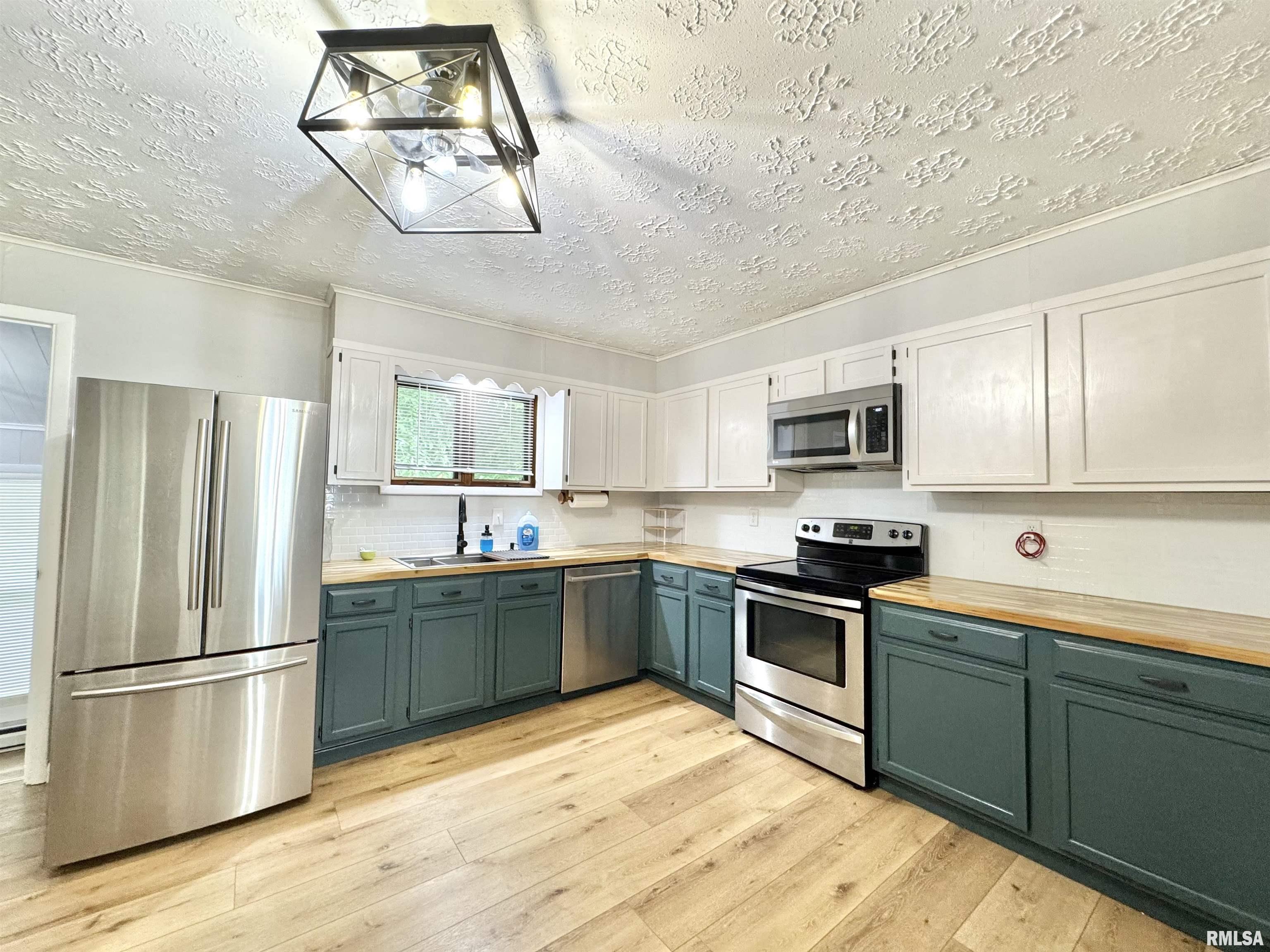 302 South Sims Street Royalton, IL 62983 - Photo 9 of 25