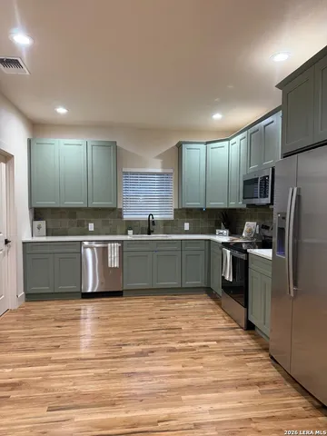 $2,300 | 219 Carle Avenue, San Antonio, TX 78204