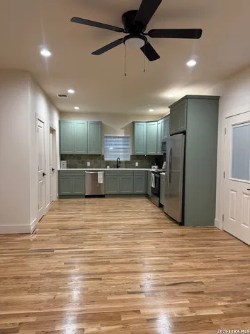 $2,300 | 219 Carle Avenue, San Antonio, TX 78204