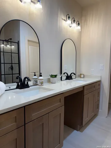 $2,300 | 219 Carle Avenue, San Antonio, TX 78204