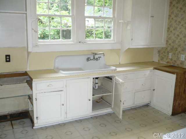 195 Spring Street Southwest Concord, NC 28025 - Photo 6 of 11 Gallery Image 6