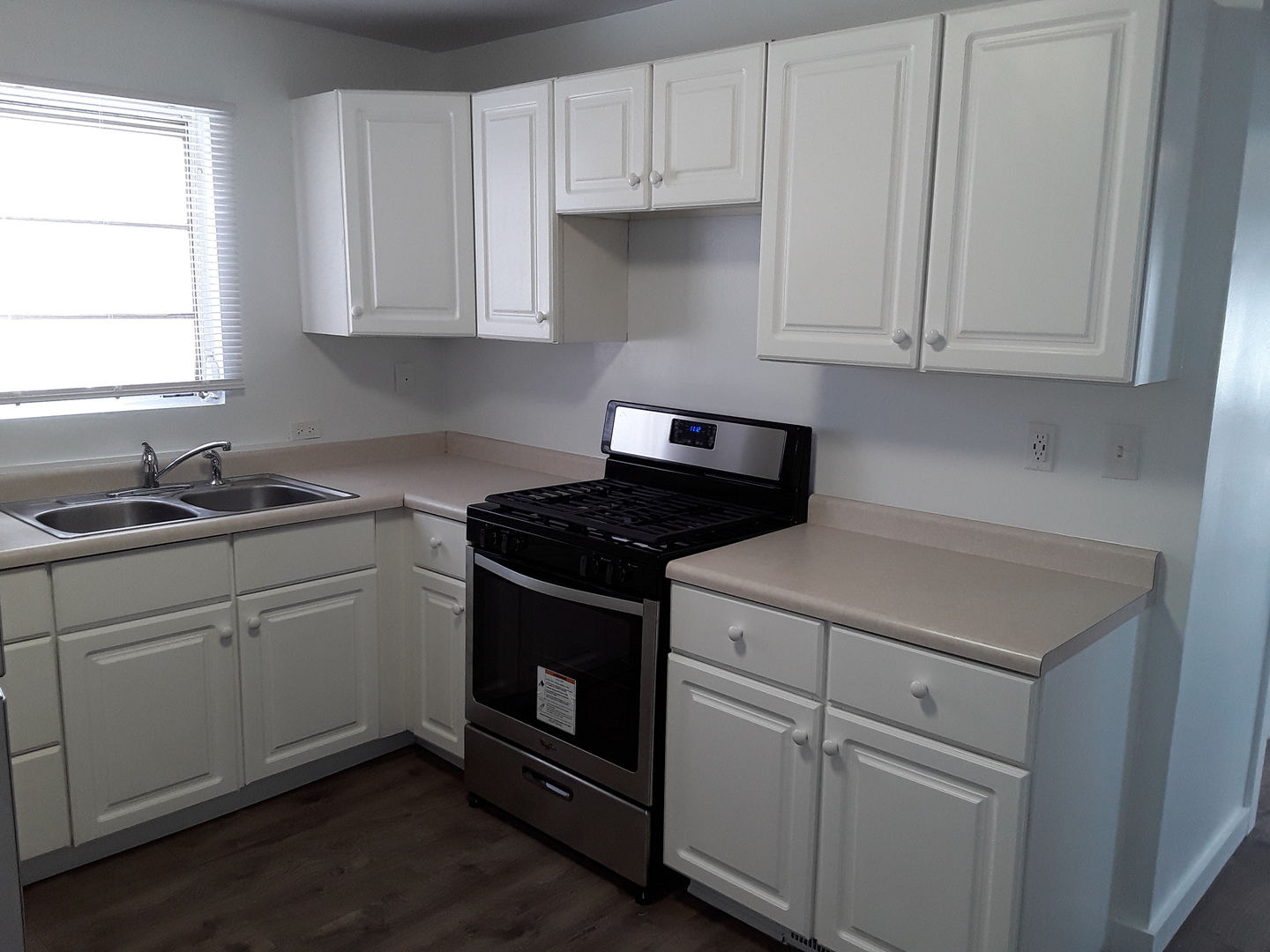 204 Riverside Drive McHenry, IL 60051 - Photo 4 of 19