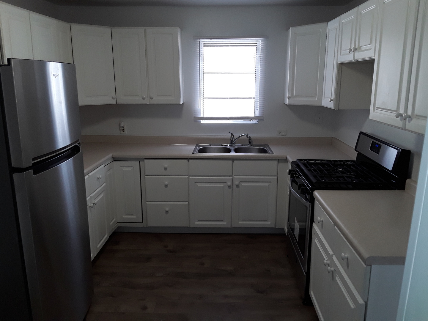 204 Riverside Drive McHenry, IL 60051 - Photo 5 of 19