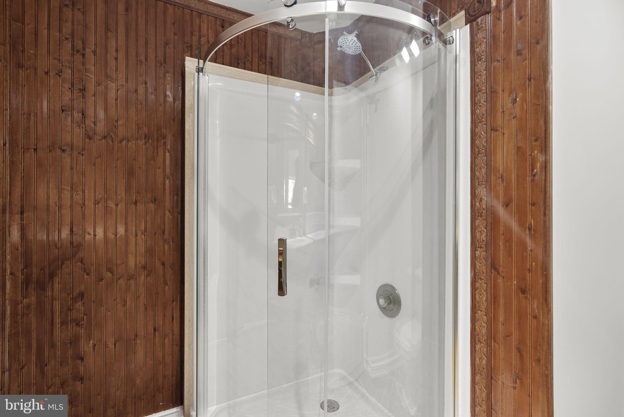 13708 Modrad Way, Unit 7B33 Silver Spring, MD 20904 - Photo 22 of 28 Primary Shower