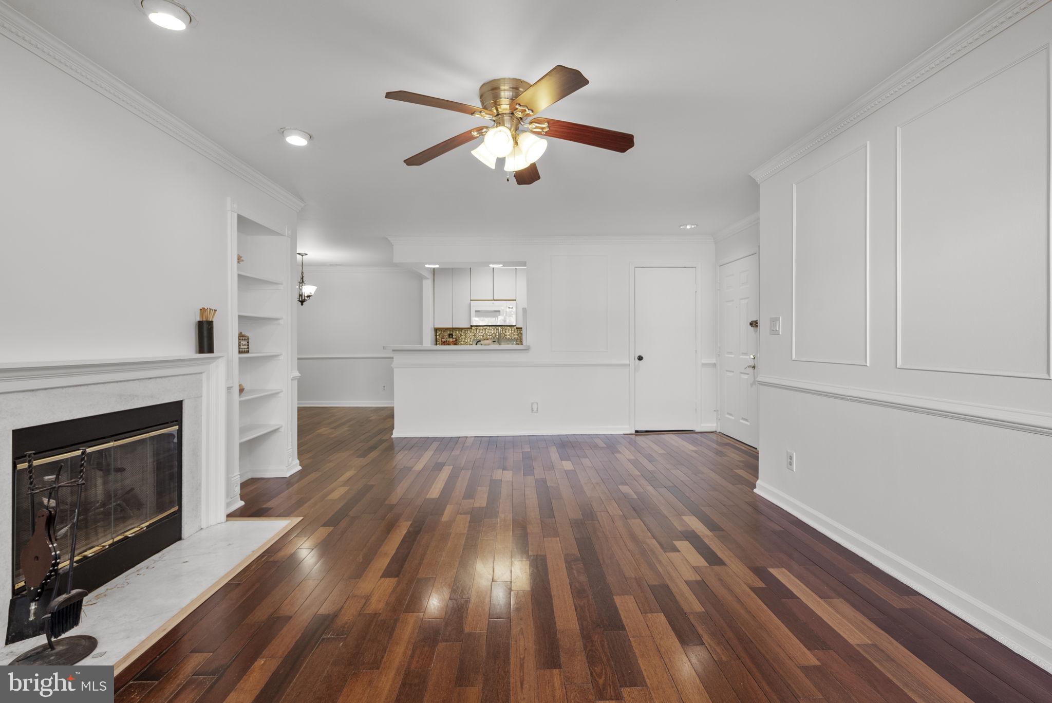 13708 Modrad Way, Unit 7B33 Silver Spring, MD 20904 - Photo 4 of 28 Living room