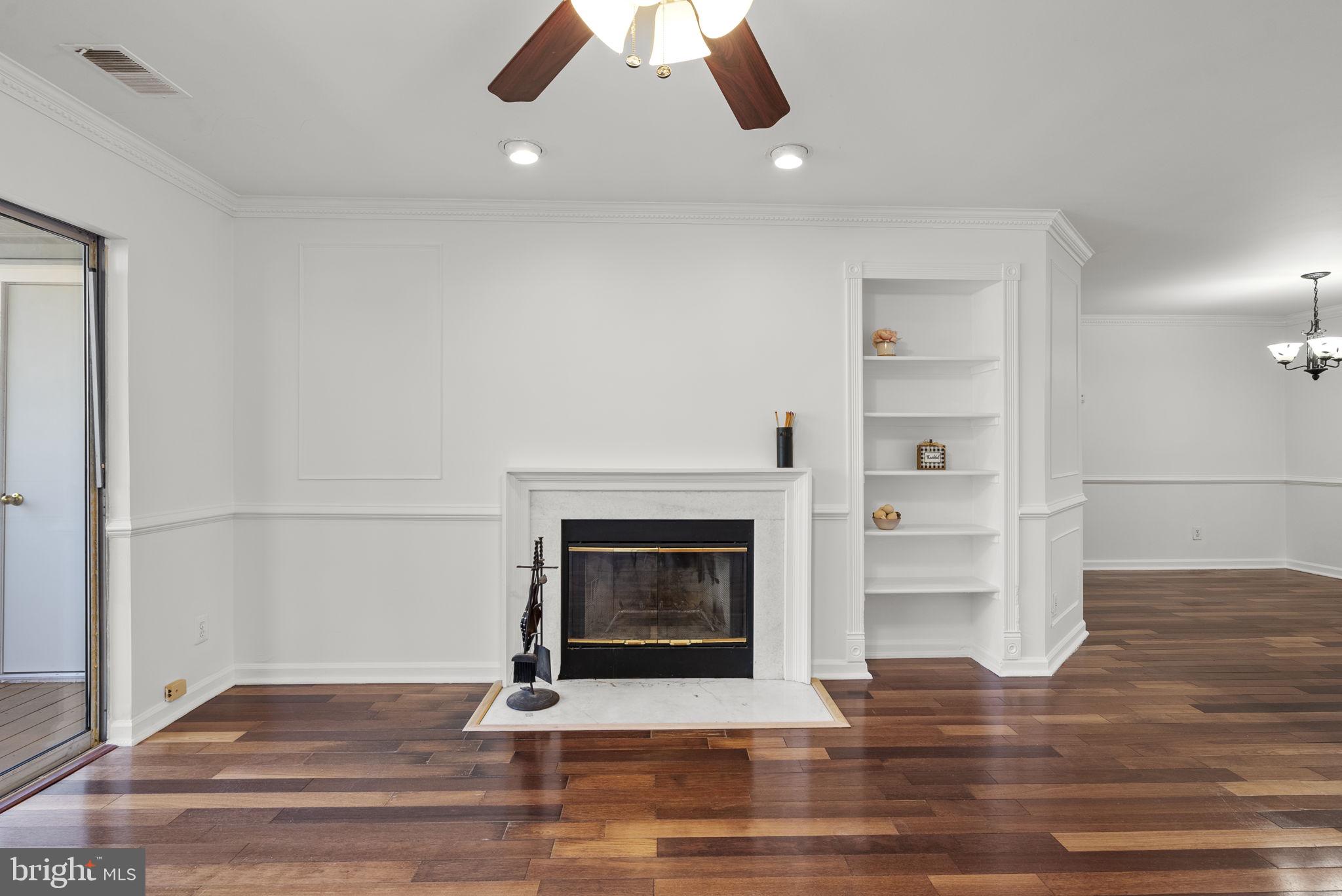 13708 Modrad Way, Unit 7B33 Silver Spring, MD 20904 - Photo 5 of 28 Wood Burning Fire Place