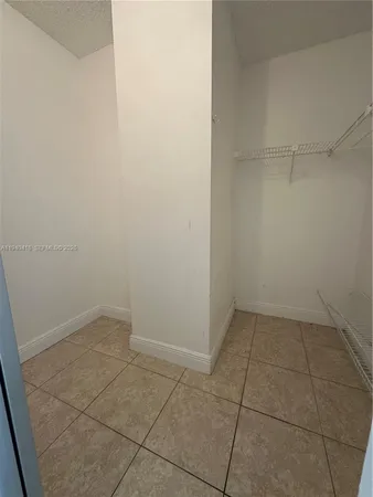 $2,000 | 919 Hillcrest Drive, Unit 303, Hollywood, FL 33021