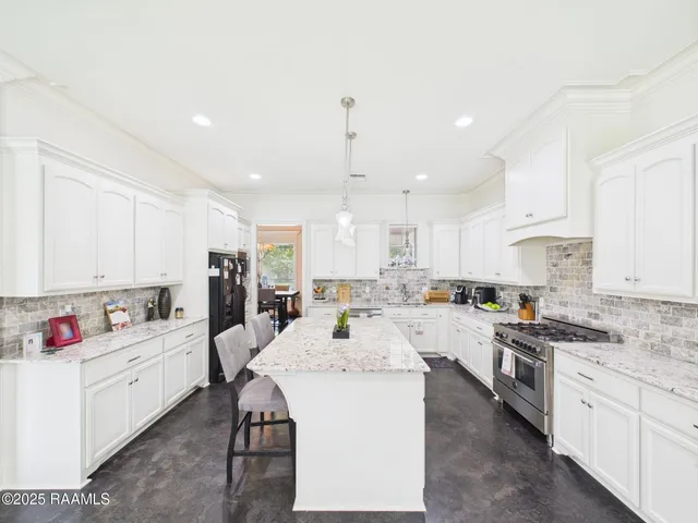 $3,100 | 130 Dove Circle, Lafayette, LA 70508