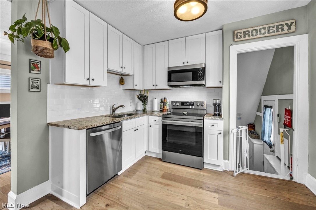 3322 Altamont Road Cleveland, OH 44118 - Photo 8 of 30 Gallery Image 8